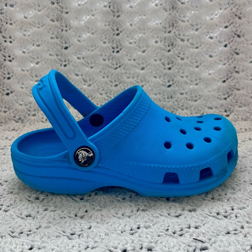 Crocs Little Kid Size C 12- solid blue